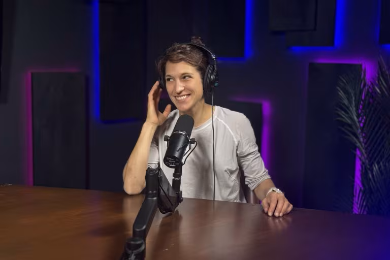 Marketing expert discussion in podcast studio in Montreal
